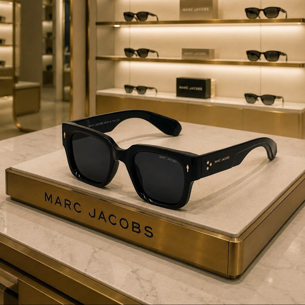 Premium black square sunglasses with UV protection, lightweight unisex frame, stylish everyday eyewear suitable for driving, travel, and outdoor fashion.