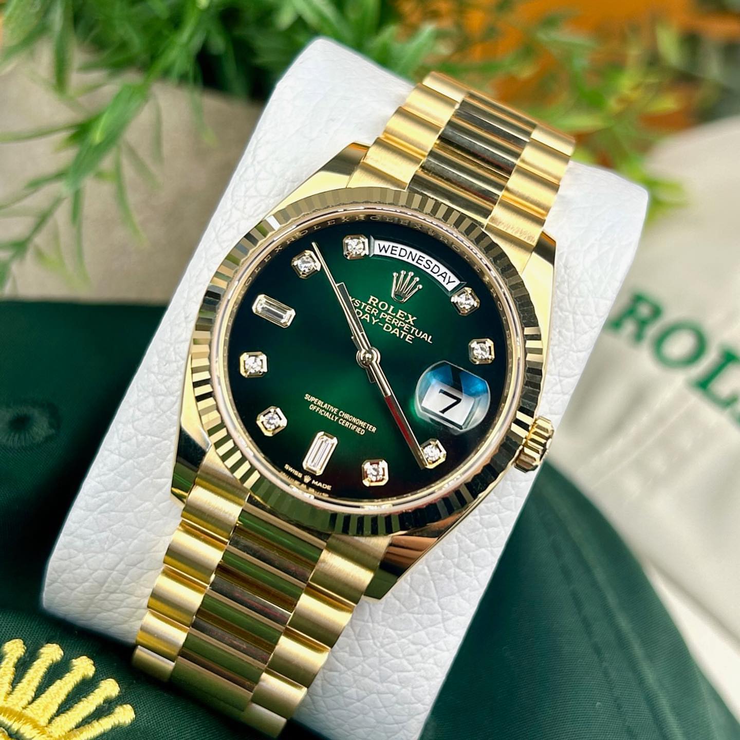 Rolex Oyster Perpetual Day-Date 40 Diamond Gold Green Dial Watch for Men T