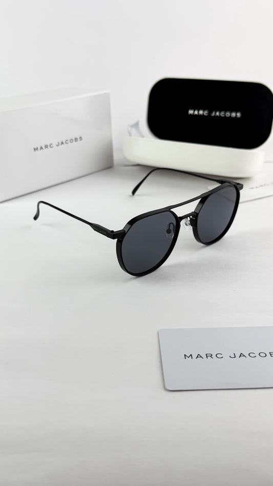 Men's round sunglasses with black metal frame and dark lenses, with black case