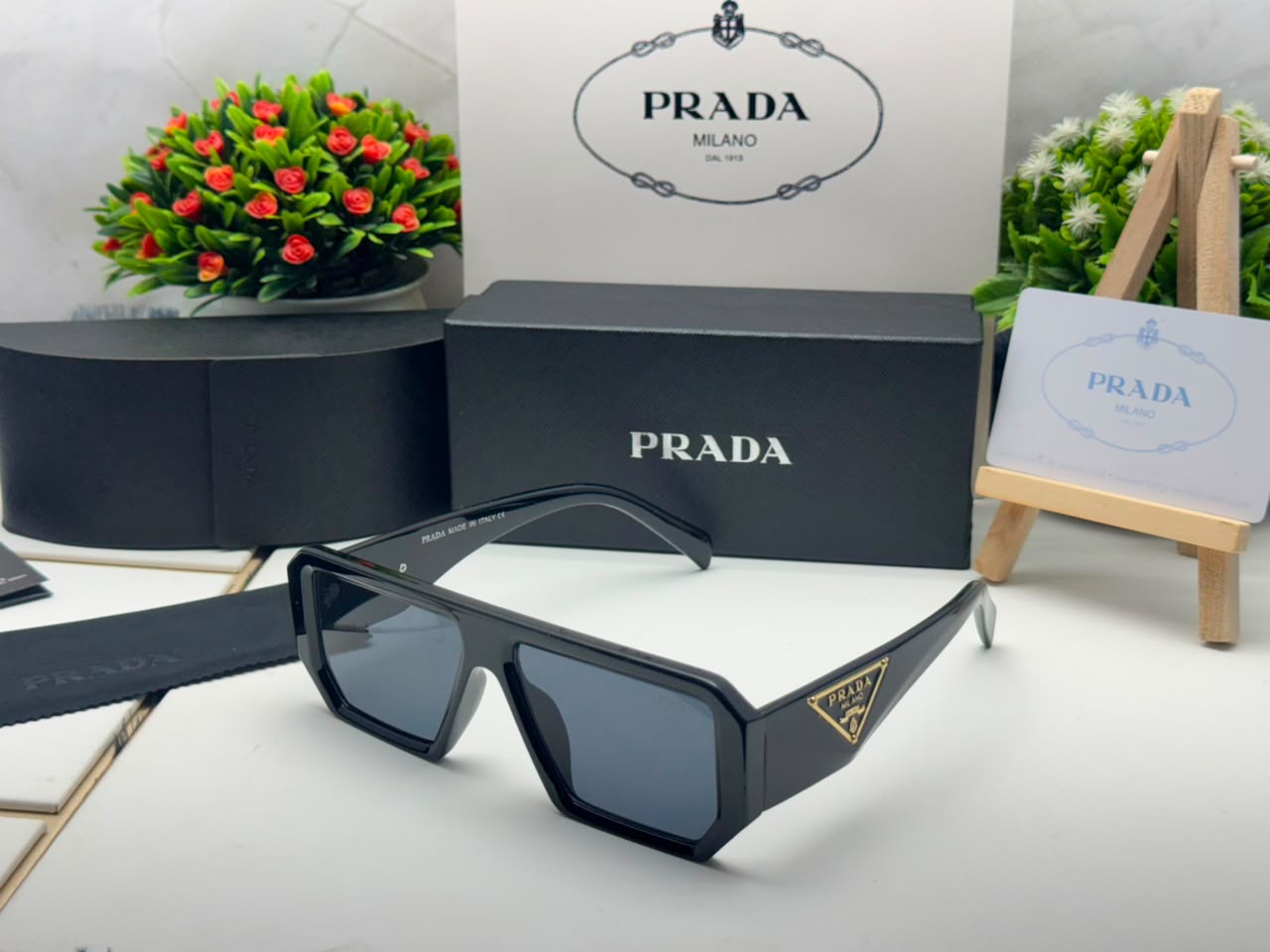 Bold Geometric Square Sunglasses – Glossy Black Frame with Smoke UV Protection Lenses B