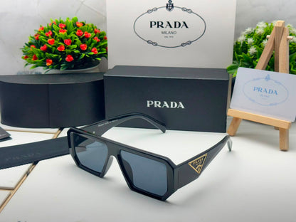 Bold Geometric Square Sunglasses – Glossy Black Frame with Smoke UV Protection Lenses B