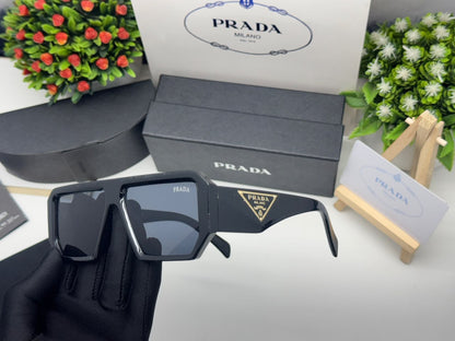 Bold Geometric Square Sunglasses – Glossy Black Frame with Smoke UV Protection Lenses B